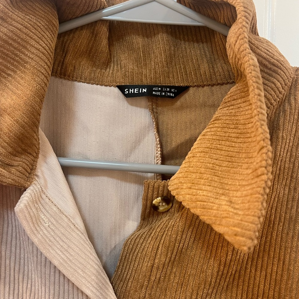 SHEIN button down - Picture 2 of 4